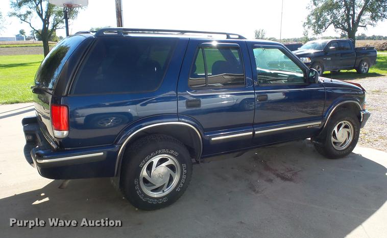 image for item DA0890 1998 Chevrolet Blazer SUV