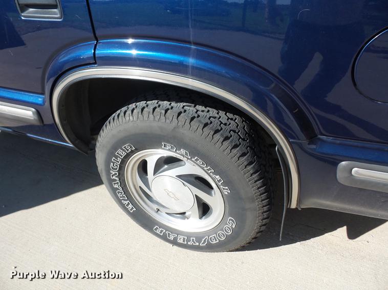 image for item DA0890 1998 Chevrolet Blazer SUV