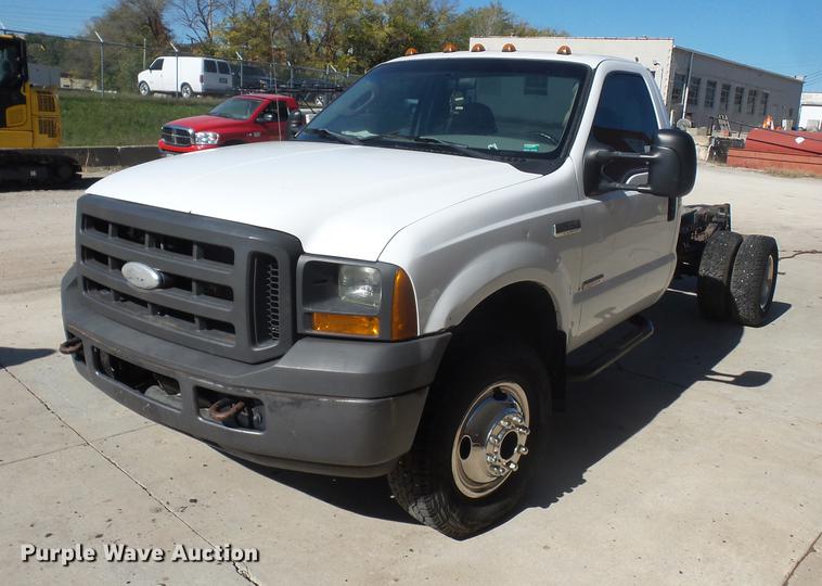 image for item DA0950 2005 Ford F350 Super Duty cab and chassis
