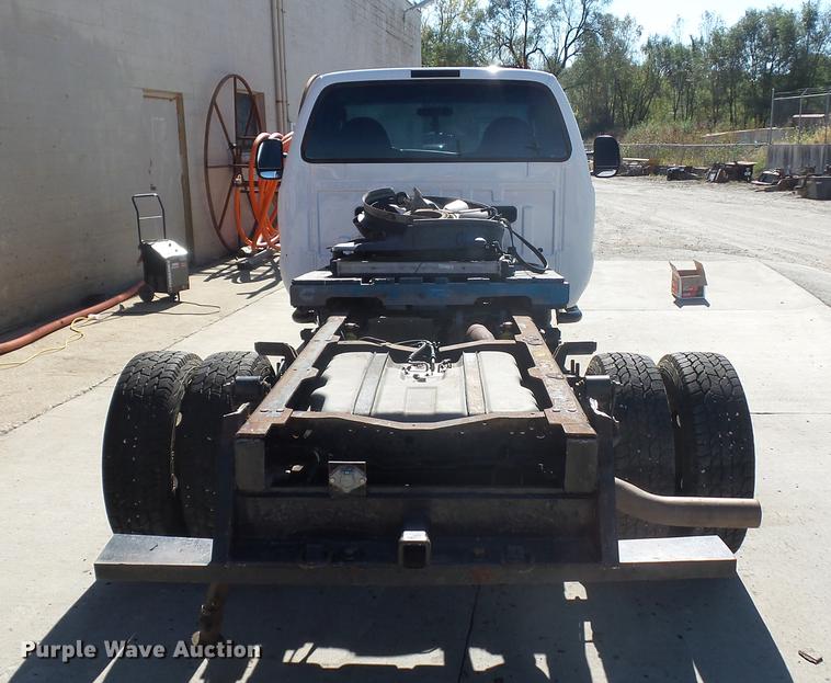 image for item DA0950 2005 Ford F350 Super Duty cab and chassis