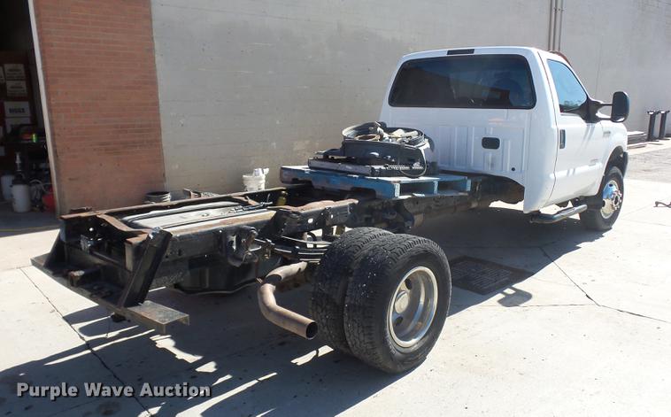 image for item DA0950 2005 Ford F350 Super Duty cab and chassis