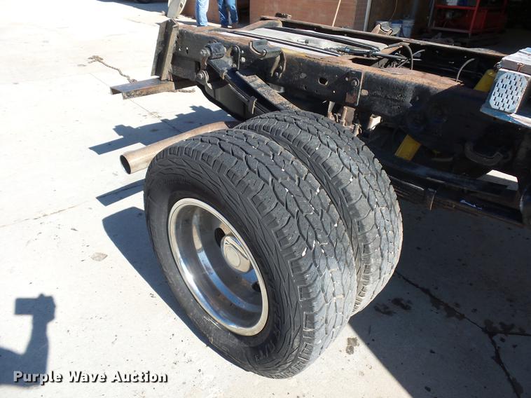 image for item DA0950 2005 Ford F350 Super Duty cab and chassis