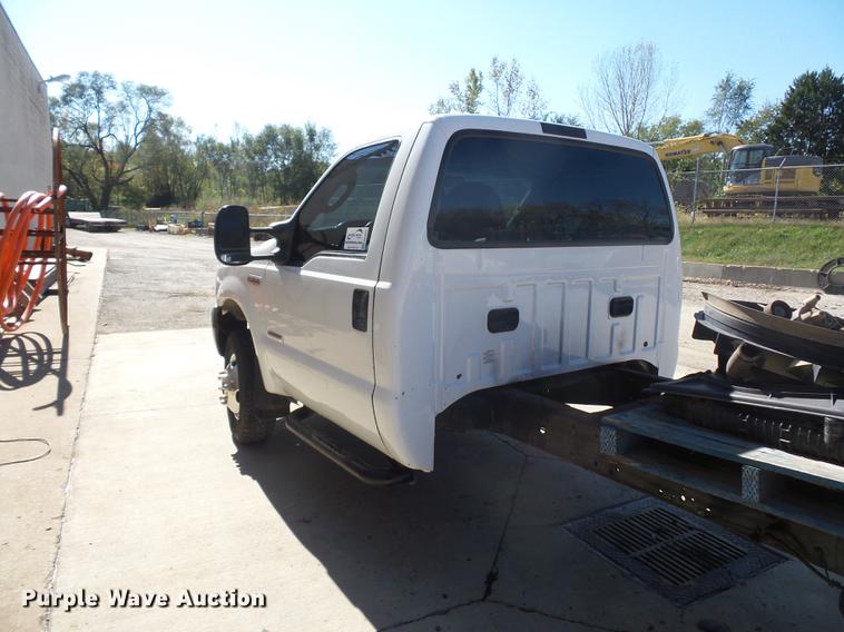 image for item DA0950 2005 Ford F350 Super Duty cab and chassis