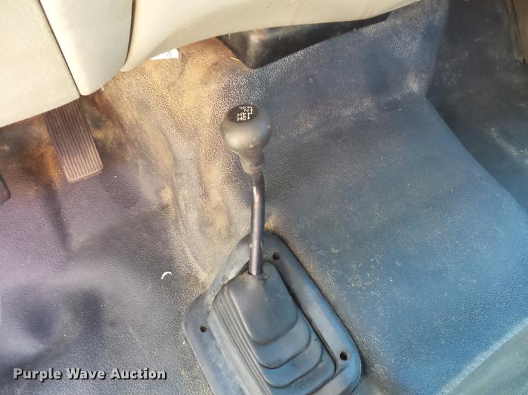 image for item DA0950 2005 Ford F350 Super Duty cab and chassis