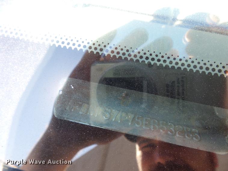 image for item DA0950 2005 Ford F350 Super Duty cab and chassis