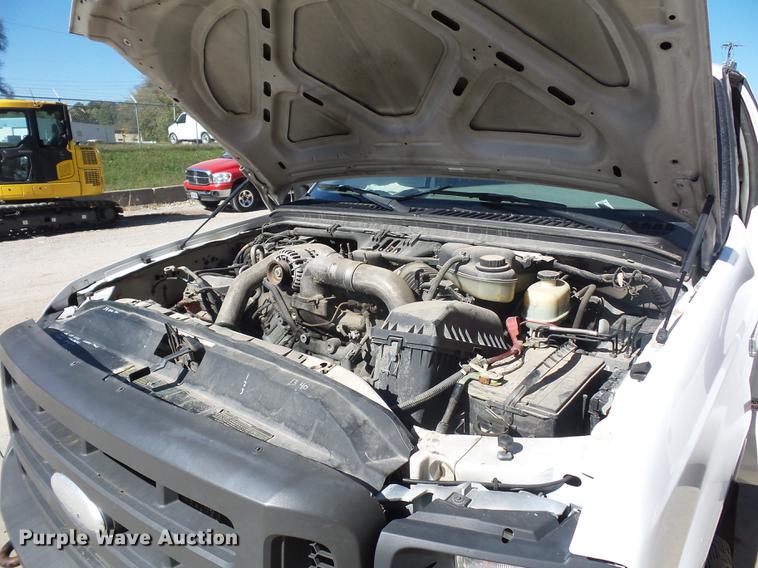 image for item DA0950 2005 Ford F350 Super Duty cab and chassis