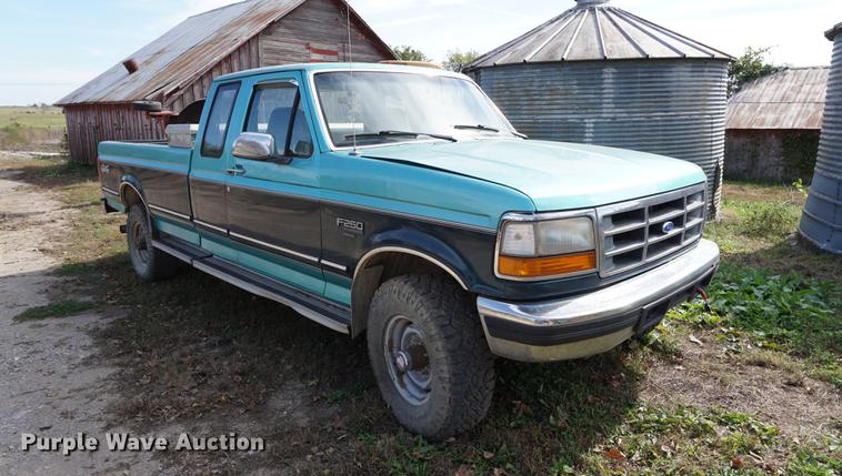 image for item DA1295 1994 Ford F250 HD SuperCab pickup truck