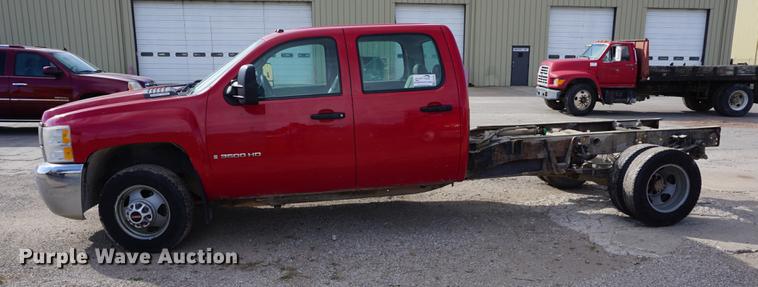 image for item DA1298 2009 Chevrolet Silverado 3500HD Crew Cab pickup truck cab and chassis