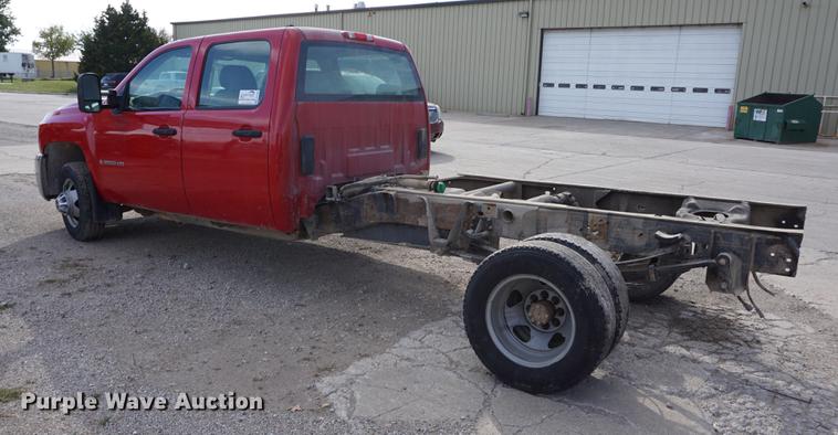 image for item DA1298 2009 Chevrolet Silverado 3500HD Crew Cab pickup truck cab and chassis