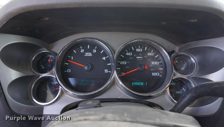 image for item DA1298 2009 Chevrolet Silverado 3500HD Crew Cab pickup truck cab and chassis