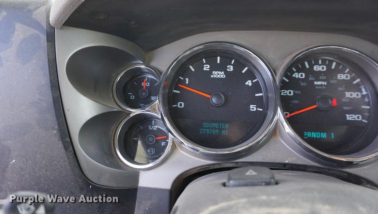 image for item DA1298 2009 Chevrolet Silverado 3500HD Crew Cab pickup truck cab and chassis