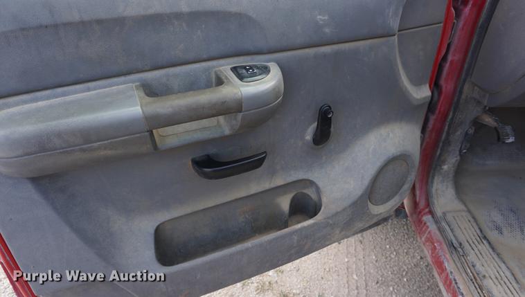 image for item DA1298 2009 Chevrolet Silverado 3500HD Crew Cab pickup truck cab and chassis