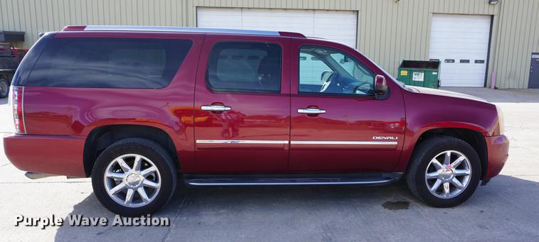 image for item DA1300 2011 GMC Yukon Denali XL SUV