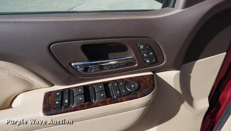 image for item DA1300 2011 GMC Yukon Denali XL SUV