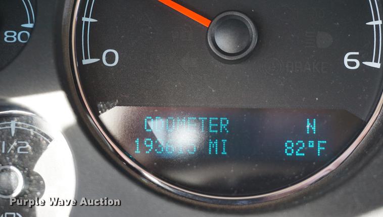 image for item DA1300 2011 GMC Yukon Denali XL SUV