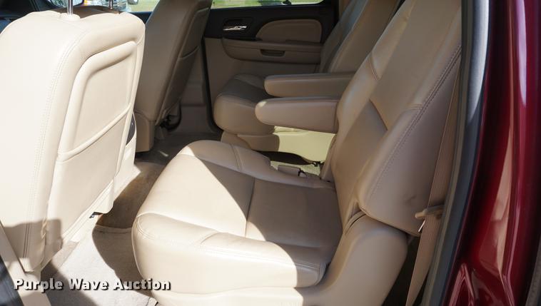 image for item DA1300 2011 GMC Yukon Denali XL SUV