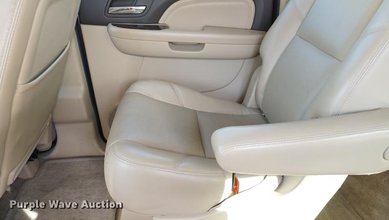 image for item DA1300 2011 GMC Yukon Denali XL SUV