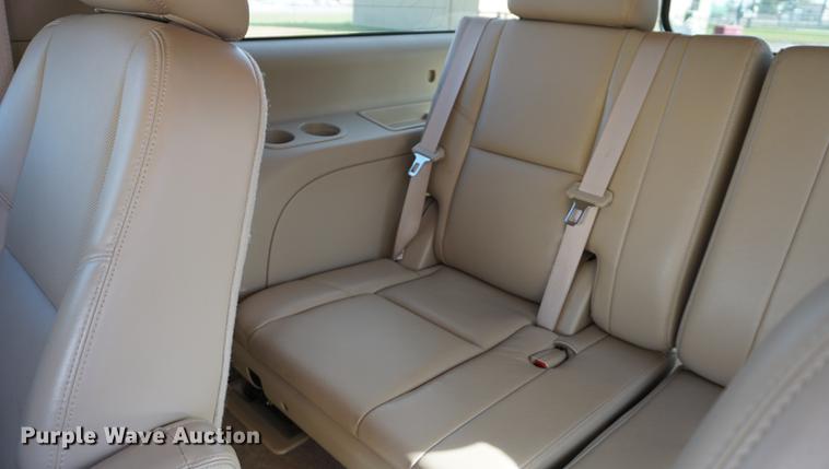 image for item DA1300 2011 GMC Yukon Denali XL SUV