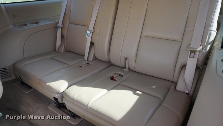 image for item DA1300 2011 GMC Yukon Denali XL SUV