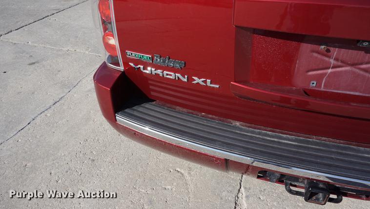 image for item DA1300 2011 GMC Yukon Denali XL SUV