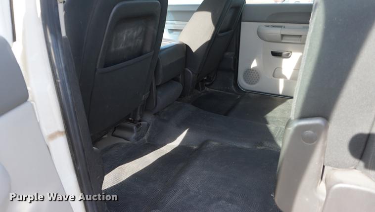 image for item DA1306 2011 Chevrolet Silverado 2500HD Crew Cab pickup truck
