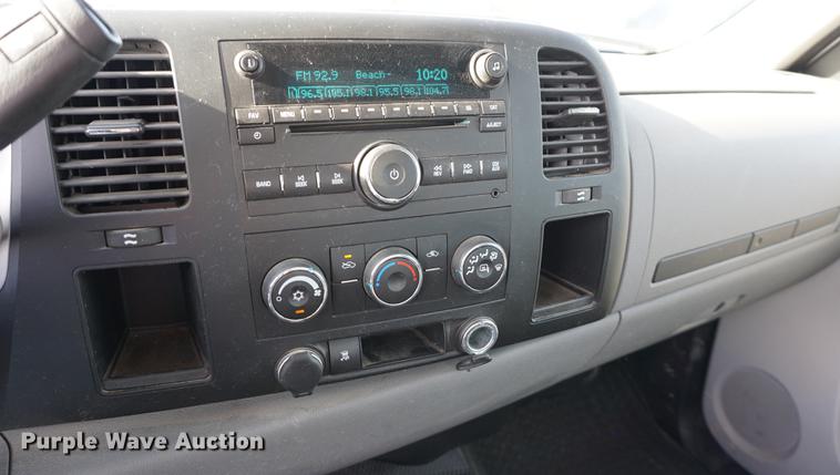 image for item DA1306 2011 Chevrolet Silverado 2500HD Crew Cab pickup truck