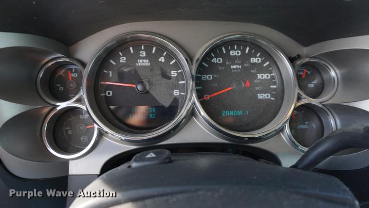 image for item DA1306 2011 Chevrolet Silverado 2500HD Crew Cab pickup truck