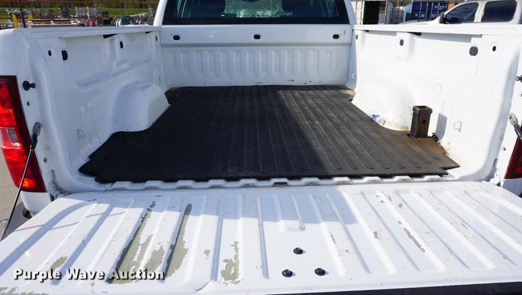 image for item DA1306 2011 Chevrolet Silverado 2500HD Crew Cab pickup truck