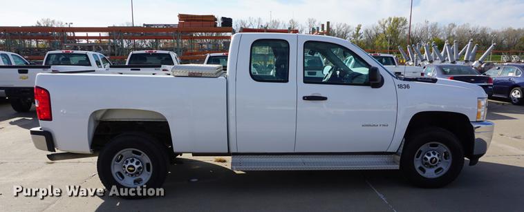 image for item DA1307 2011 Chevrolet Silverado 2500HD Ext. Cab pickup truck