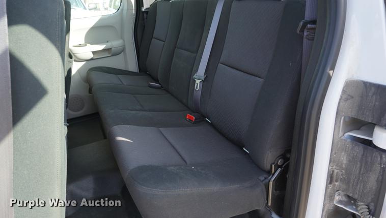image for item DA1307 2011 Chevrolet Silverado 2500HD Ext. Cab pickup truck