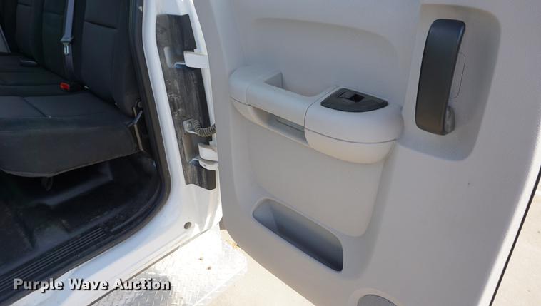 image for item DA1307 2011 Chevrolet Silverado 2500HD Ext. Cab pickup truck