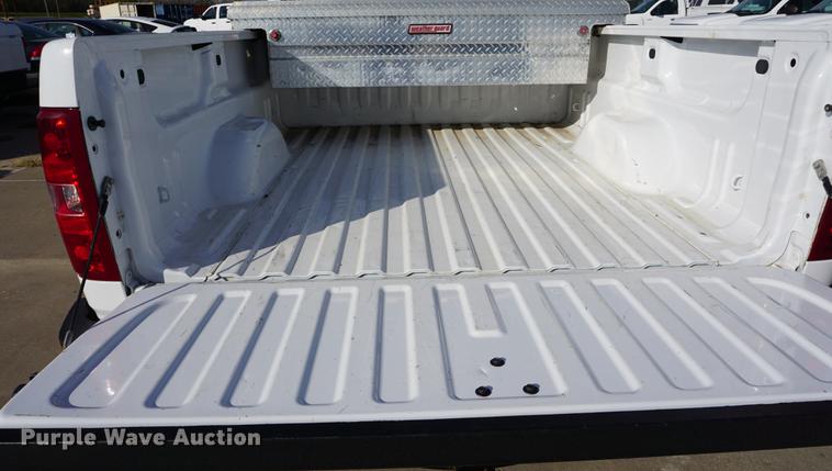 image for item DA1307 2011 Chevrolet Silverado 2500HD Ext. Cab pickup truck