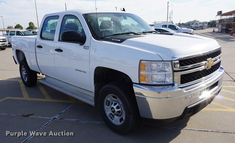 image for item DA1308 2011 Chevrolet Silverado 2500HD Crew Cab pickup truck