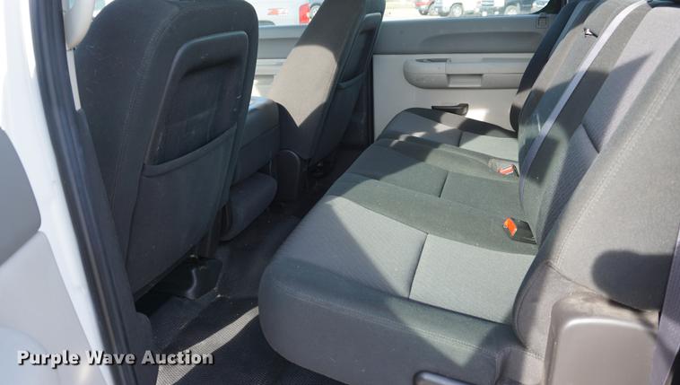 image for item DA1308 2011 Chevrolet Silverado 2500HD Crew Cab pickup truck