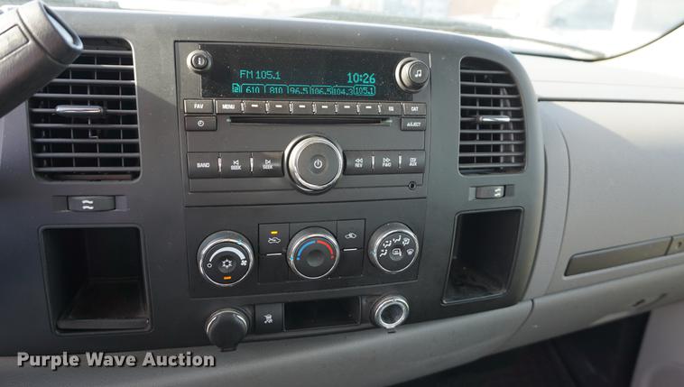 image for item DA1308 2011 Chevrolet Silverado 2500HD Crew Cab pickup truck