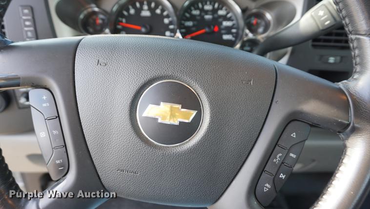 image for item DA1308 2011 Chevrolet Silverado 2500HD Crew Cab pickup truck