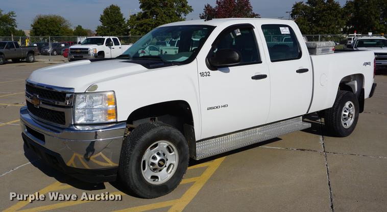 image for item DA1309 2011 Chevrolet Silverado 2500HD Crew Cab pickup truck