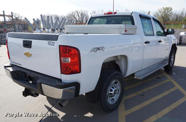 image for item DA1309 2011 Chevrolet Silverado 2500HD Crew Cab pickup truck