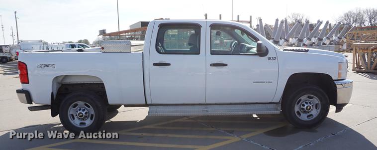 image for item DA1309 2011 Chevrolet Silverado 2500HD Crew Cab pickup truck