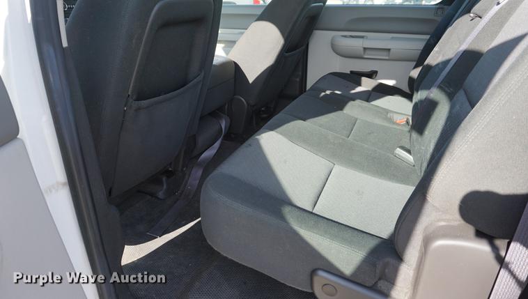 image for item DA1309 2011 Chevrolet Silverado 2500HD Crew Cab pickup truck