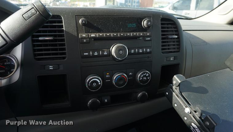 image for item DA1309 2011 Chevrolet Silverado 2500HD Crew Cab pickup truck