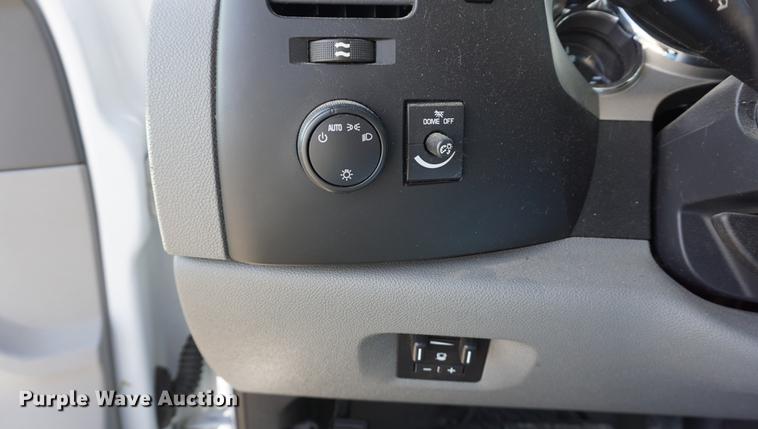 image for item DA1309 2011 Chevrolet Silverado 2500HD Crew Cab pickup truck