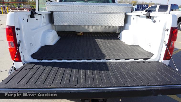 image for item DA1309 2011 Chevrolet Silverado 2500HD Crew Cab pickup truck