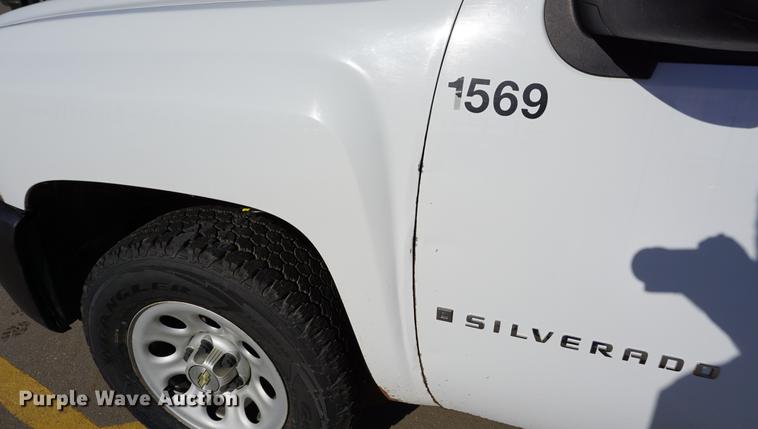 image for item DA1310 2009 Chevrolet Silverado 1500 pickup truck