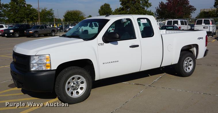 image for item DA1311 2011 Chevrolet Silverado 1500 Ext. Cab pickup truck