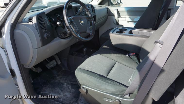 image for item DA1311 2011 Chevrolet Silverado 1500 Ext. Cab pickup truck