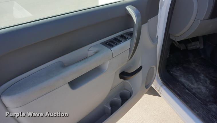 image for item DA1311 2011 Chevrolet Silverado 1500 Ext. Cab pickup truck