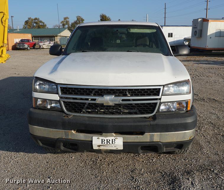 image for item DA1405 2006 Chevrolet Silverado 2500HD pickup truck