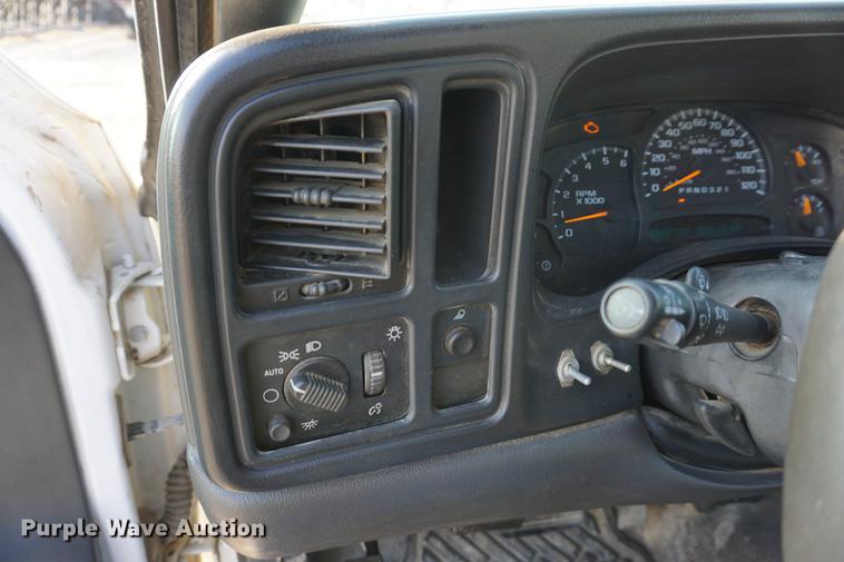 image for item DA1405 2006 Chevrolet Silverado 2500HD pickup truck