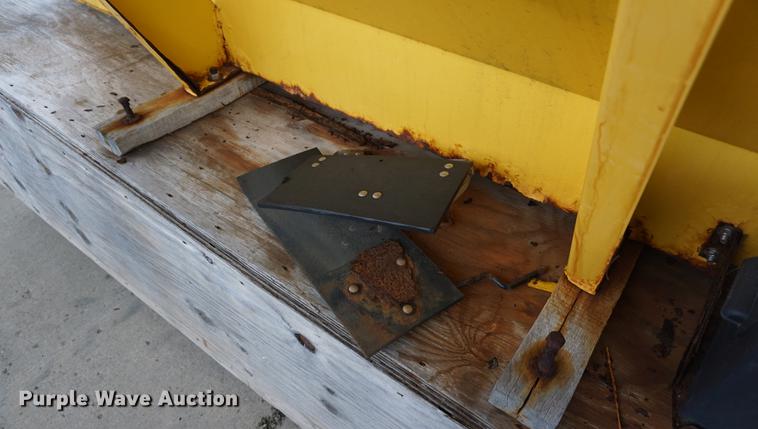 image for item DA1409 Fisher spreader